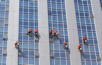 供应深圳外墙高空作业清洗一般收费;高深圳空外墙清洗收费标准,深圳宝安区外墙清洗一平方多少钱图片