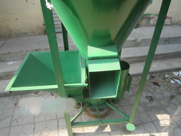 飼料攪拌機(jī)圖片