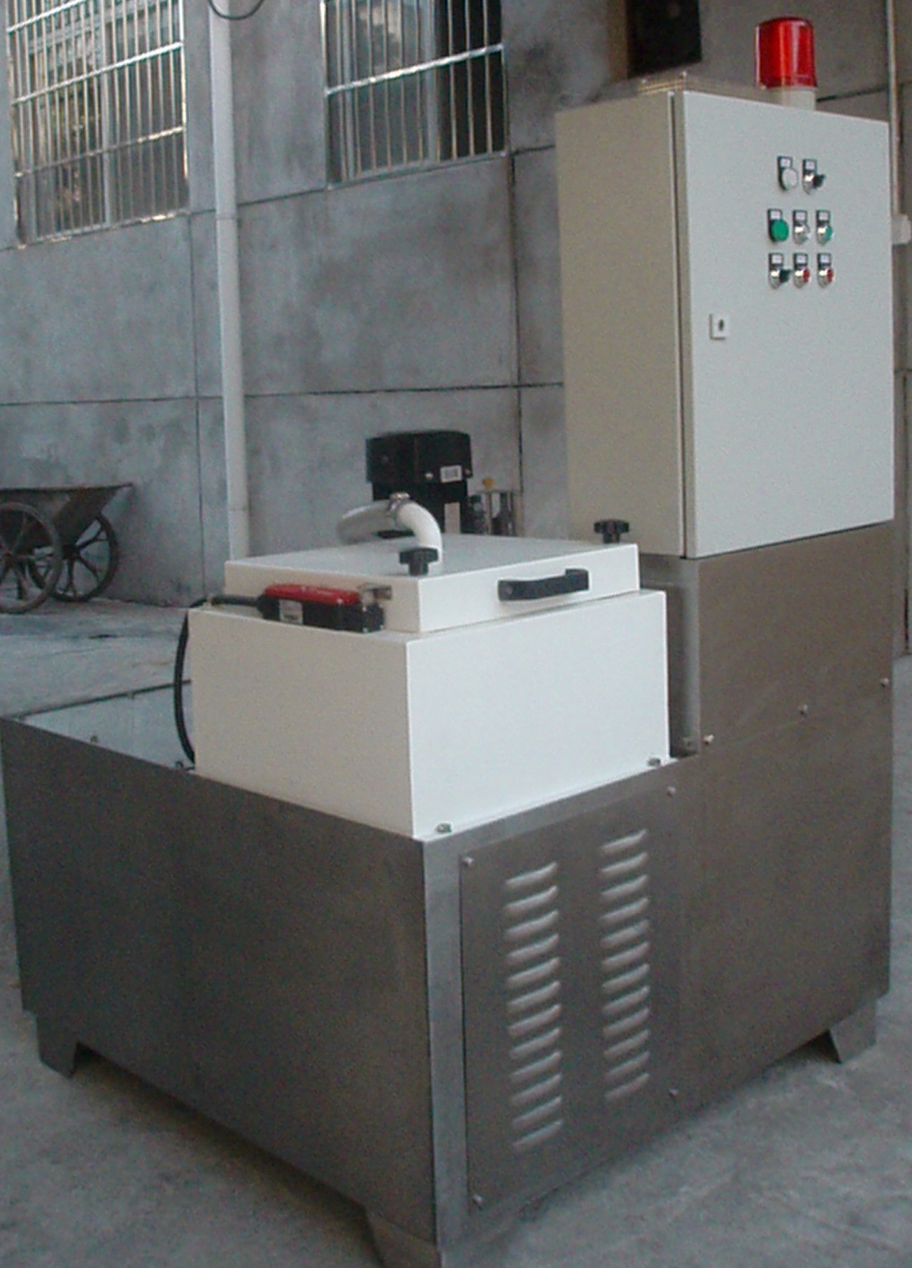 高性能光學(xué)磨削液過濾機YL-75SCB圖片