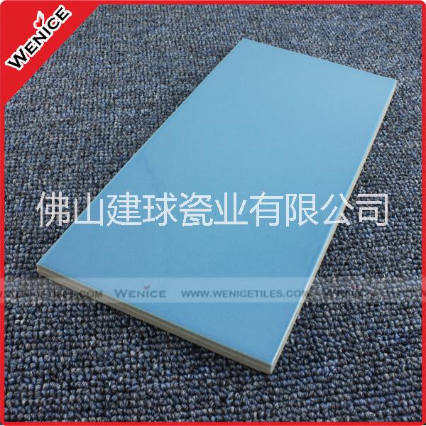 供应用于泳池的建球国际标准泳池砖图片