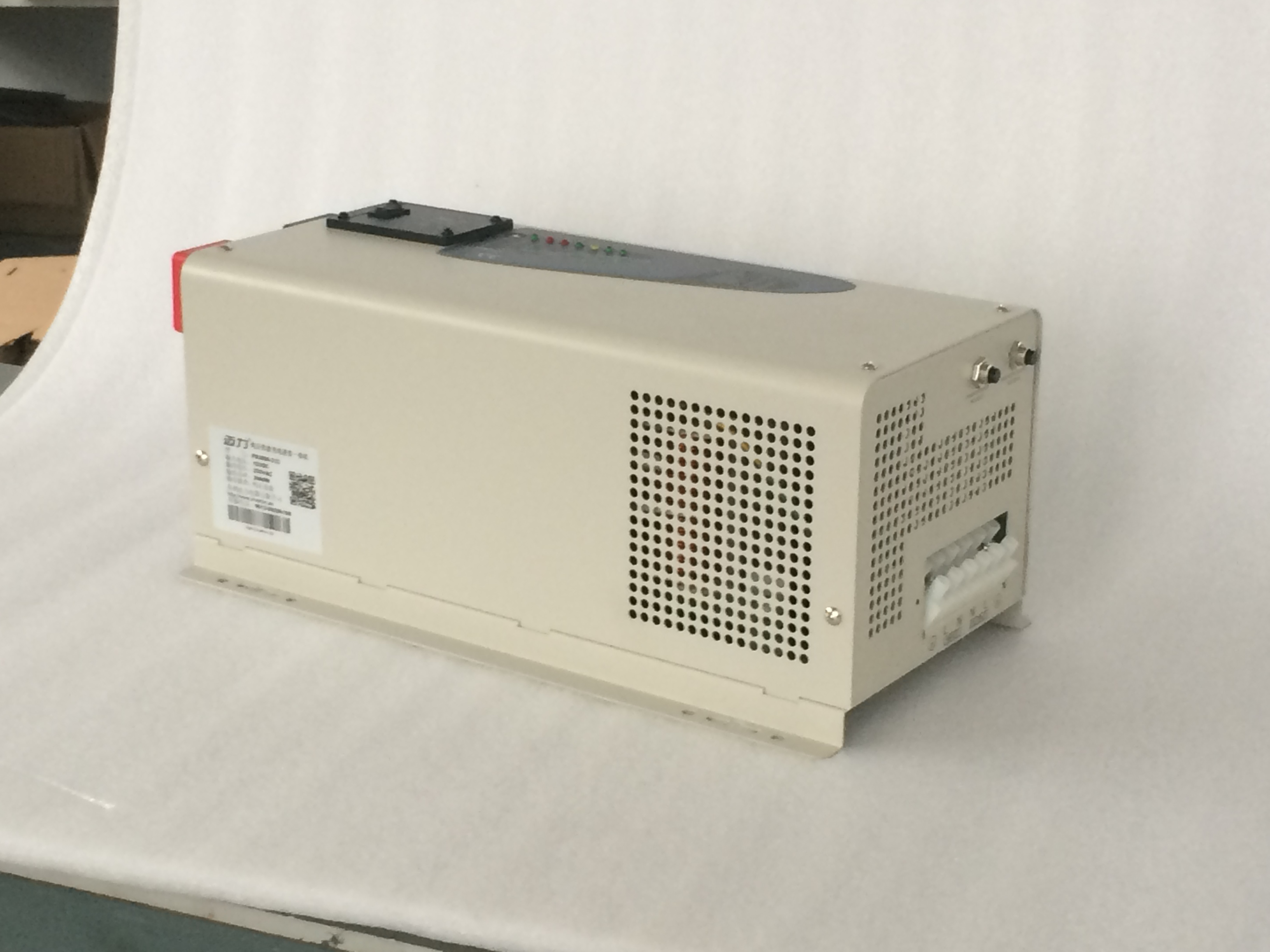 苏州市PS2000W12V/24V系列厂家微波中继站光伏离网发电一体机PS2000W12V/24V系列光伏工频逆变器