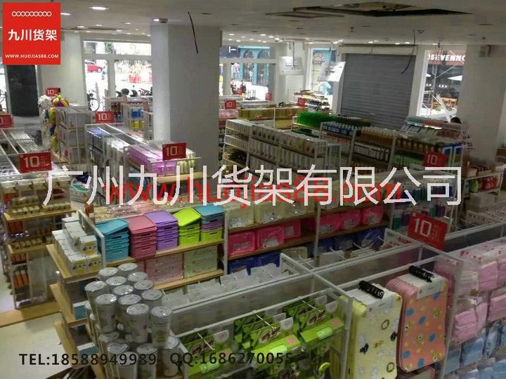 供应名创优品货架，名创优品加盟十元店装修，饰品店装修，无印良品货架，优衣库货架，热风货架，食品店加盟图片