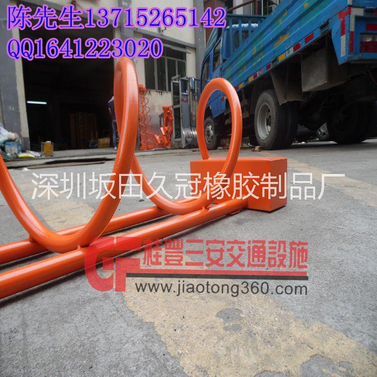 廠家直銷桂豐螺旋式自行車停放架圖片