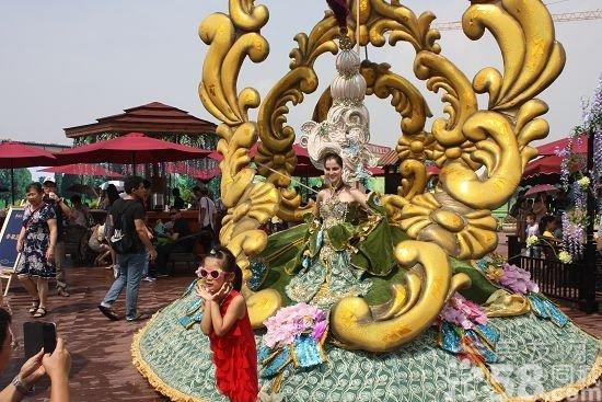 女王花车出租 花车女王巡游出租赁 花车电动版图片