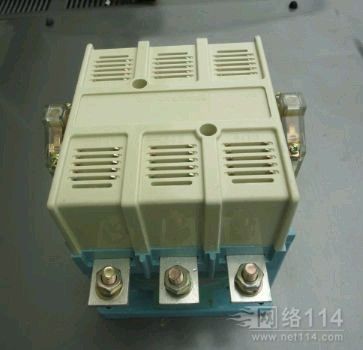 供应CJ20交流接触器-63A.100A.160A.250A.400A.630A.800A.1000A图片