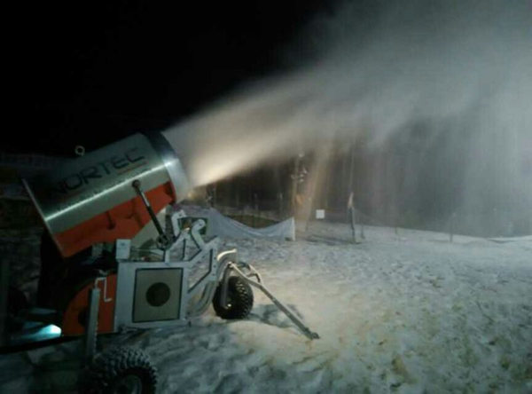 河北造雪机诺泰克品牌造雪机供应被广泛应用的河北造雪机诺泰克品牌造雪机