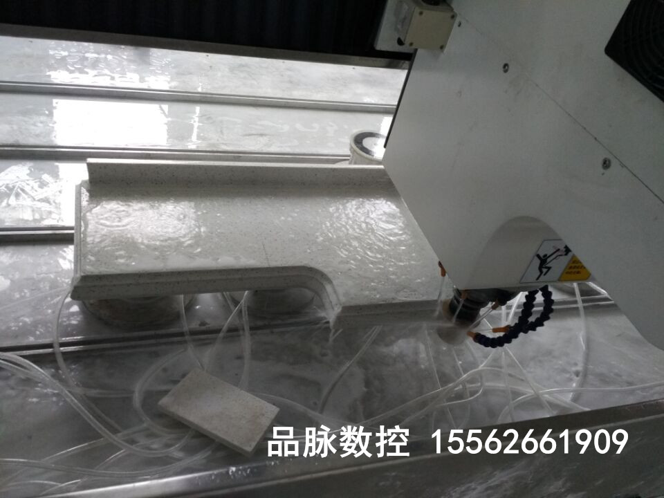 供应供应后圆弧挡水数控加工中心