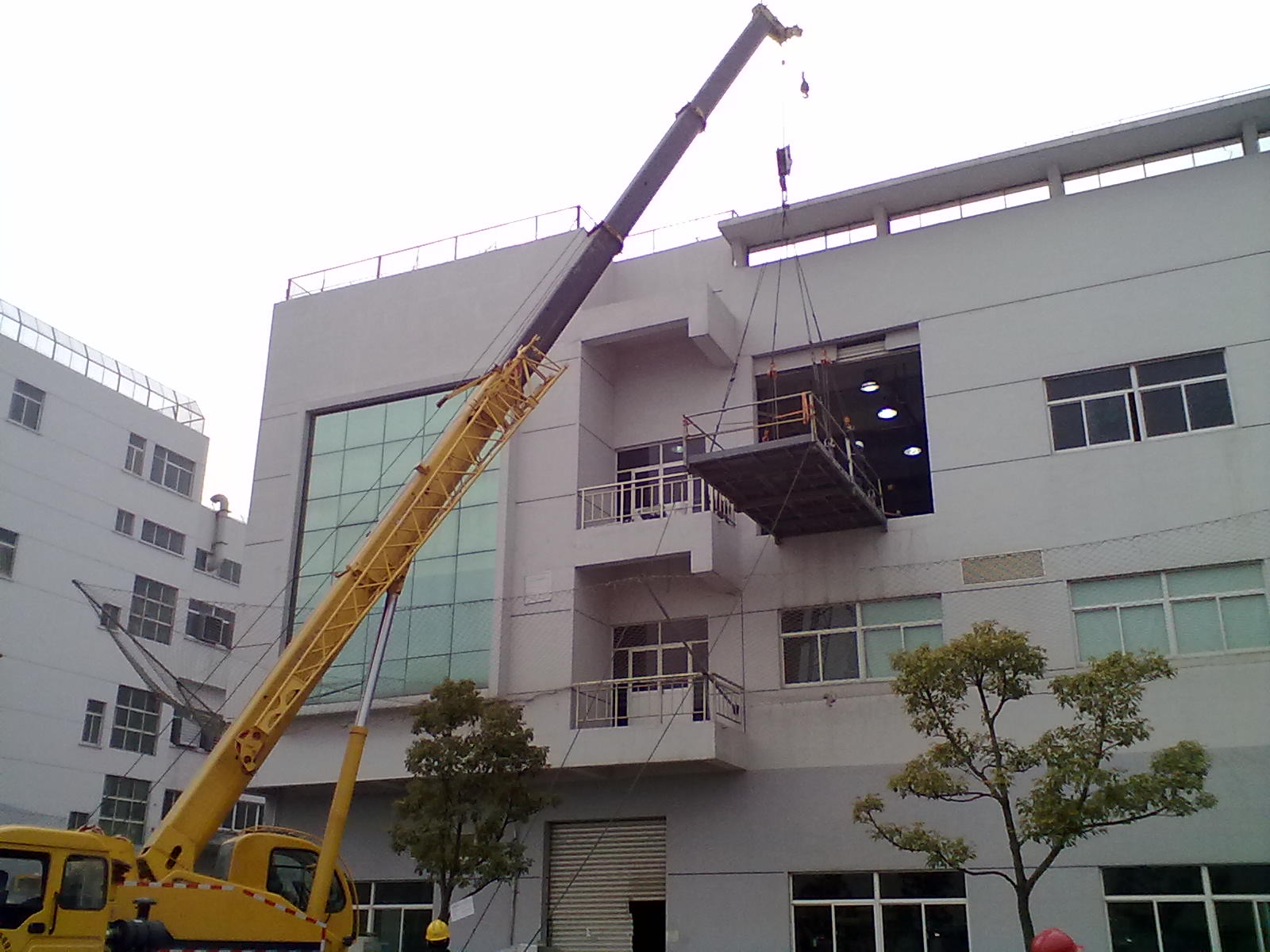 上海闸北中兴路叉车吊车出租吊装图片