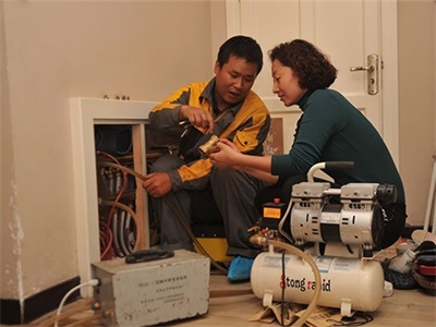 沈陽地?zé)崆逑吹責(zé)峋S修服務(wù)咨詢電話圖片