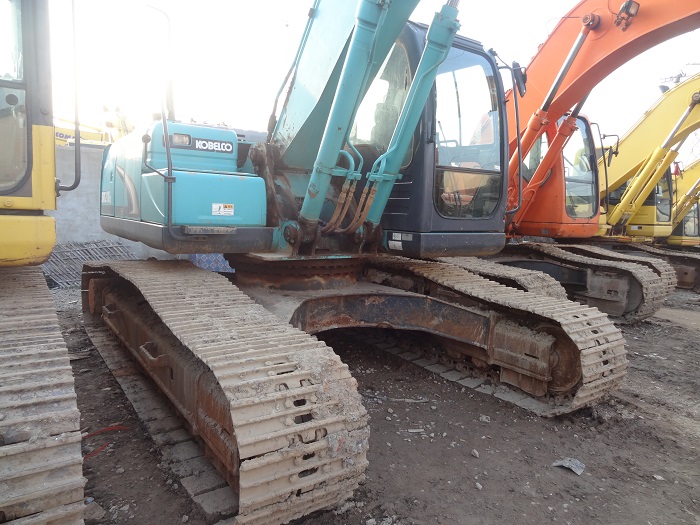 神鋼260-8二手挖掘機圖片