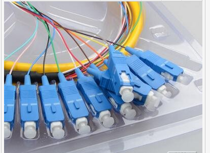 12芯束状尾纤SC方头FC圆头单模光纤跳纤图片