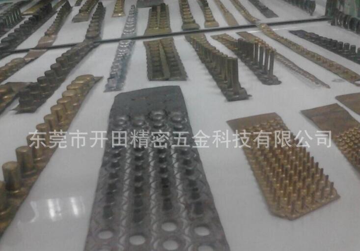 廠家直銷轉(zhuǎn)軸拉伸銅殼等五金圖片