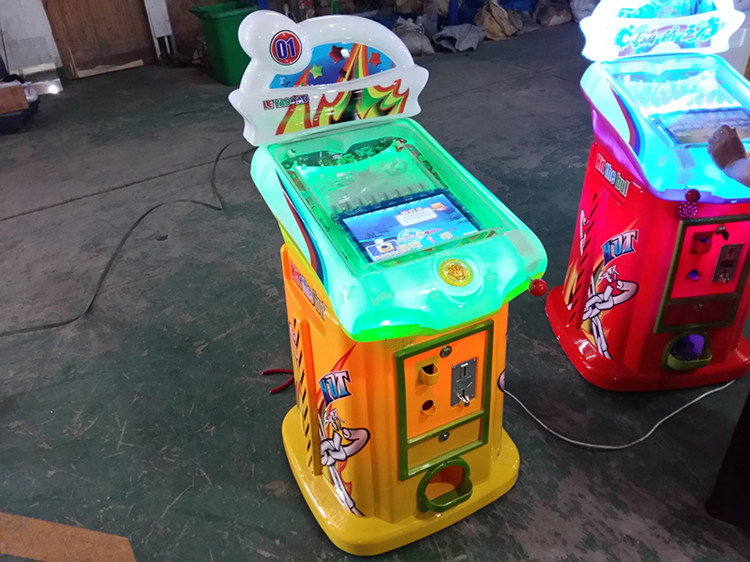 濟(jì)源彈珠機(jī)套牛機(jī)格斗機(jī)火焰飛車小鼓王各種廣場(chǎng)游樂園*直銷