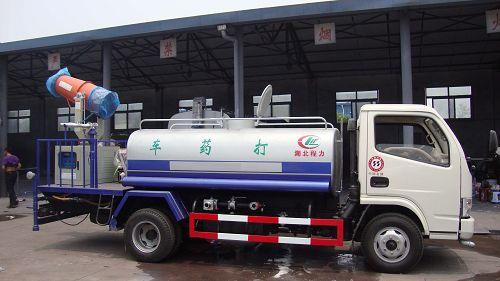 东风多功能洒水车，厂家直销东风多功能洒水车，东风打药车价格图片