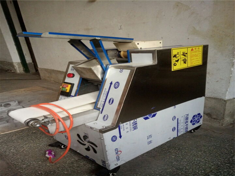 餃子皮機(jī) 小型搟餃子皮機(jī)械 /手工餃子皮生產(chǎn)設(shè)備