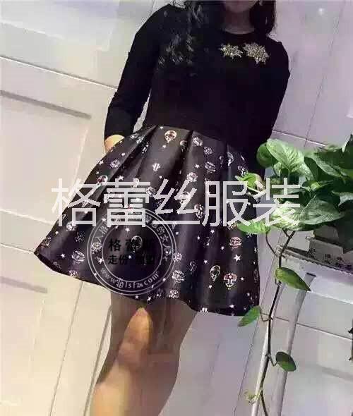 新款连衣裙品牌折扣女装尾货批发