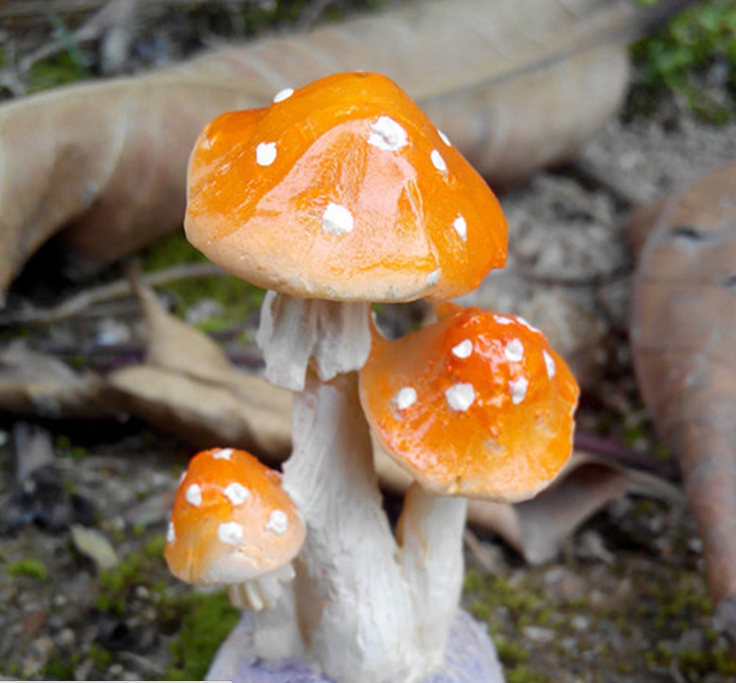 热销推荐树脂工艺品迷你小蘑菇 盆栽装饰苔藓摆件 心理沙盘小道具