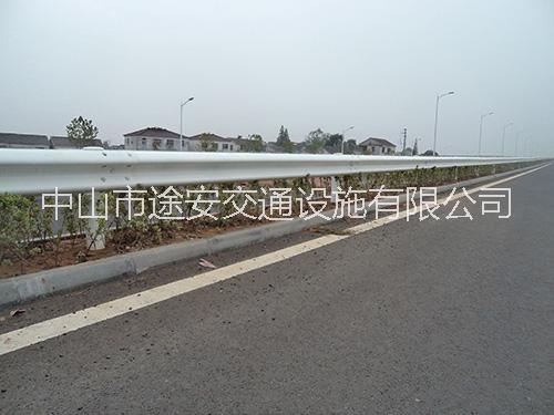 途安护栏 高速公路护栏 隔离栏/防护栏/市政公路隔离栏图片