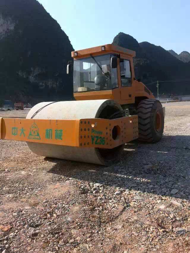 贛州36噸壓路機(jī)圖片/贛州36噸壓路機(jī)樣板圖 (1)
