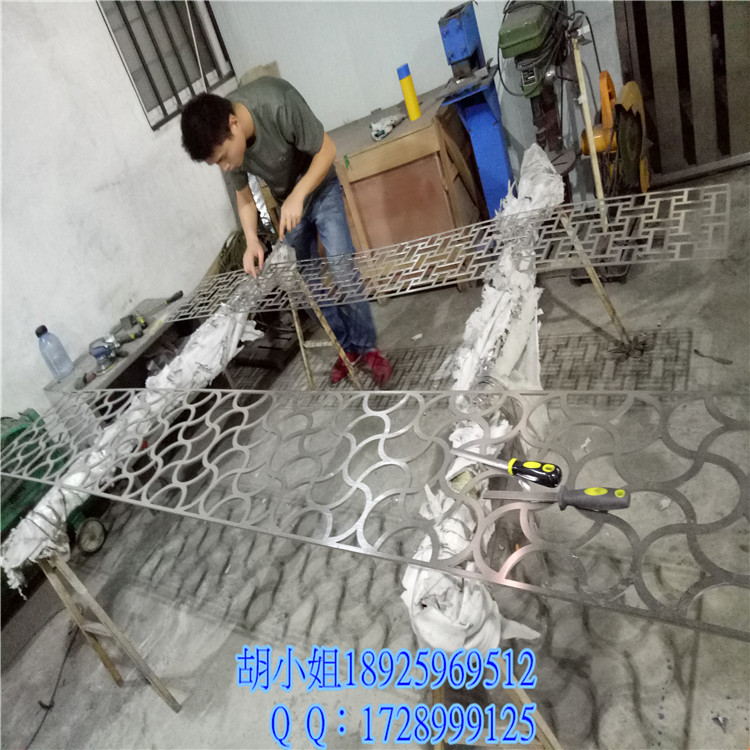 不銹鋼鏤空屏風(fēng)隔斷 淋浴房不銹鋼隔斷鏤空 不銹鋼隔斷現(xiàn)代