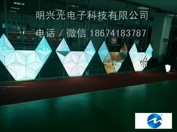 深圳市明兴光异型屏LED显示屏图片