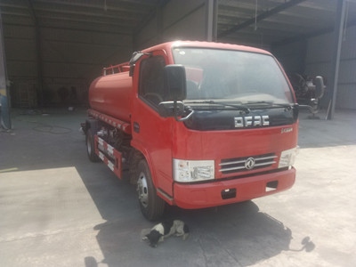 湖北灑水車廠家#東風多利卡灑水車圖片