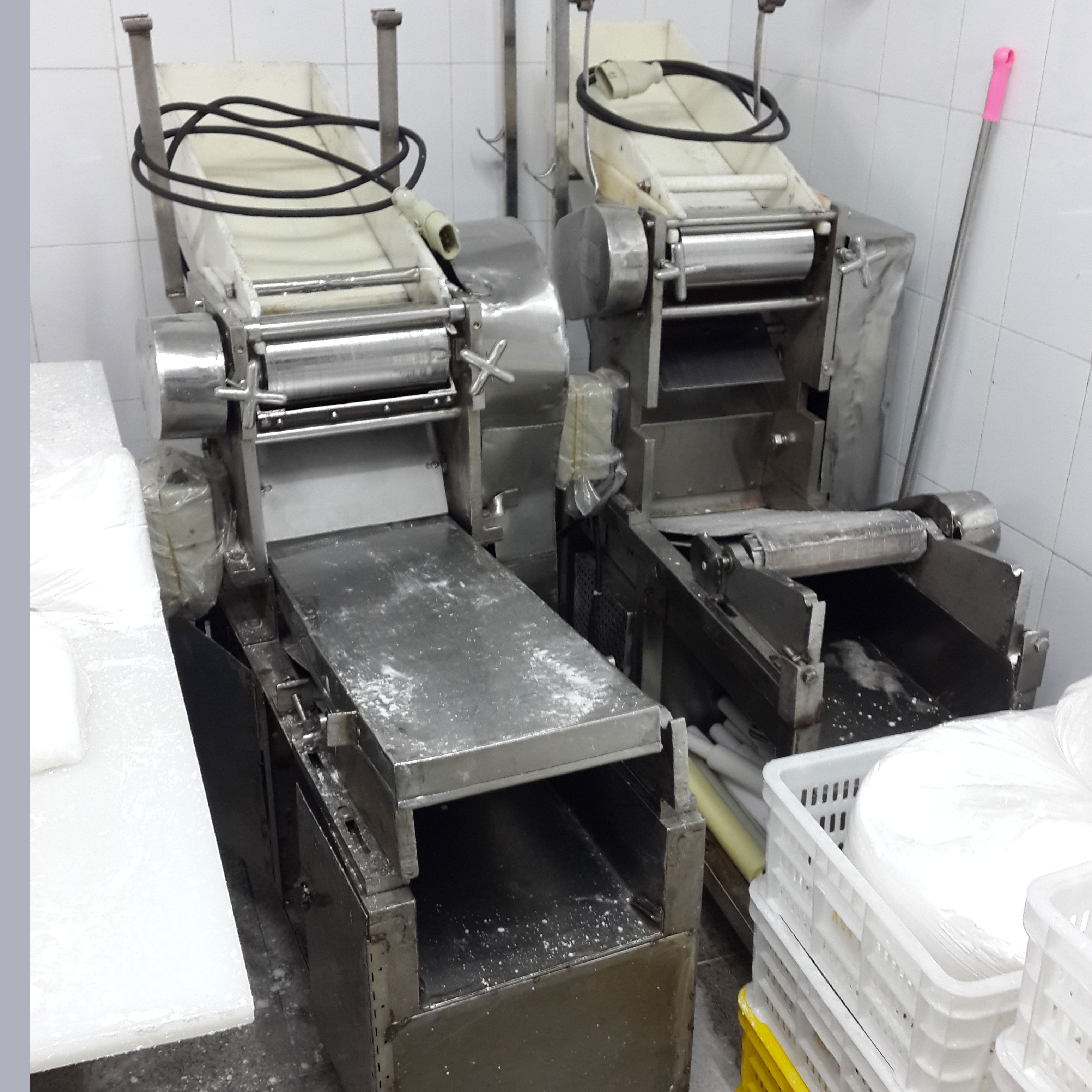 餃子壓皮機(jī)炊事設(shè)備食品機(jī)械廠家