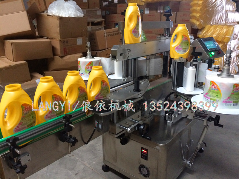 洗潔精洗衣液透明標(biāo)簽雙面貼標(biāo)機(jī)圖片