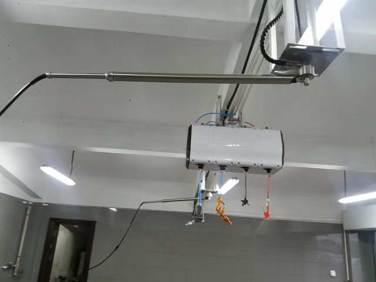 高壓懸臂人工洗車設(shè)備圖片