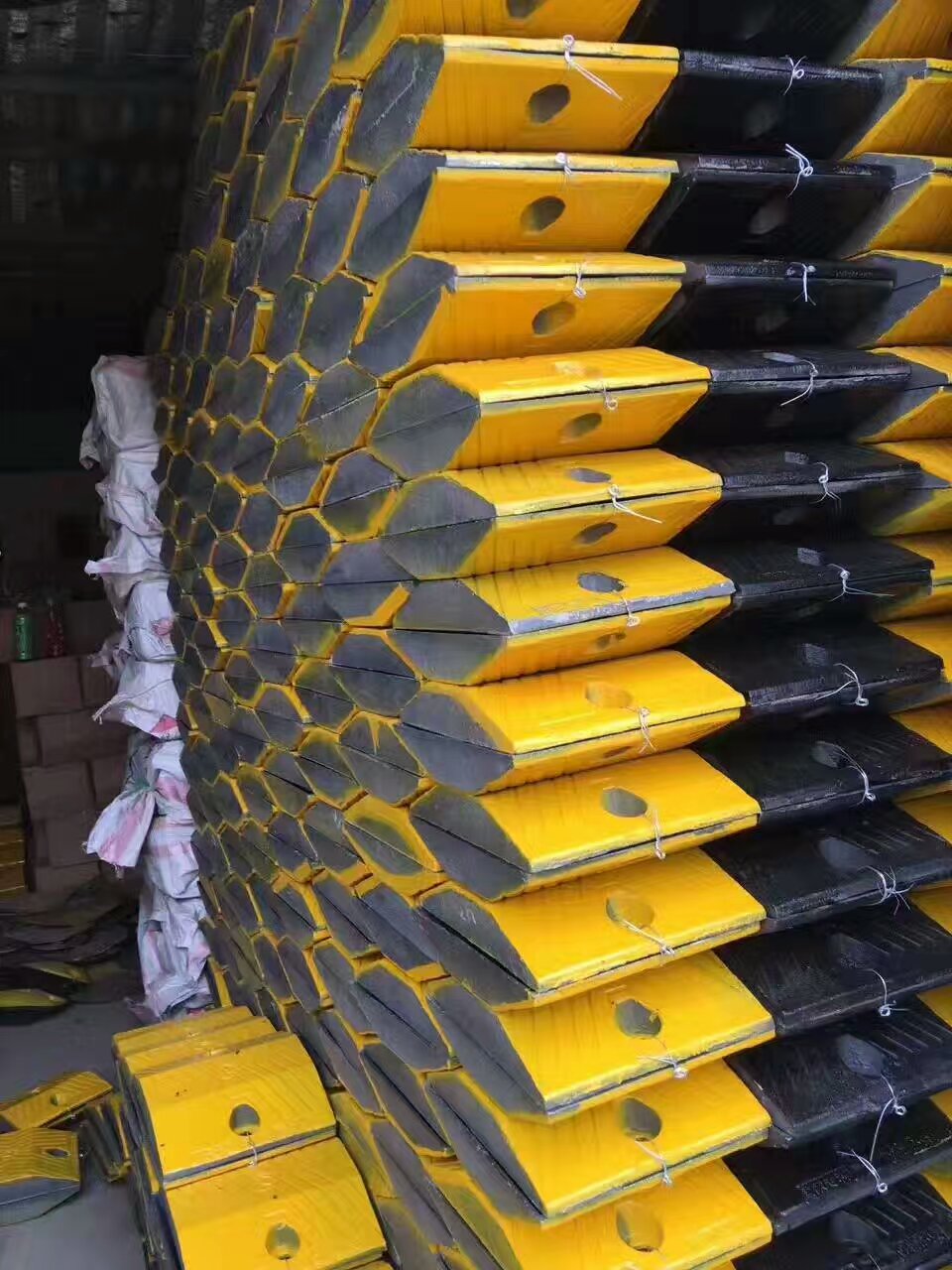 湖南減速帶圖片