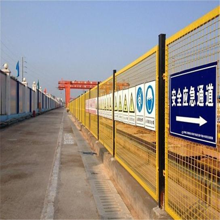 廠家直銷基坑護(hù)欄圖片