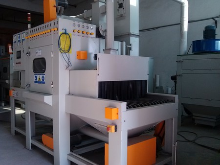 AH-700輸送式噴沙機(jī)圖片