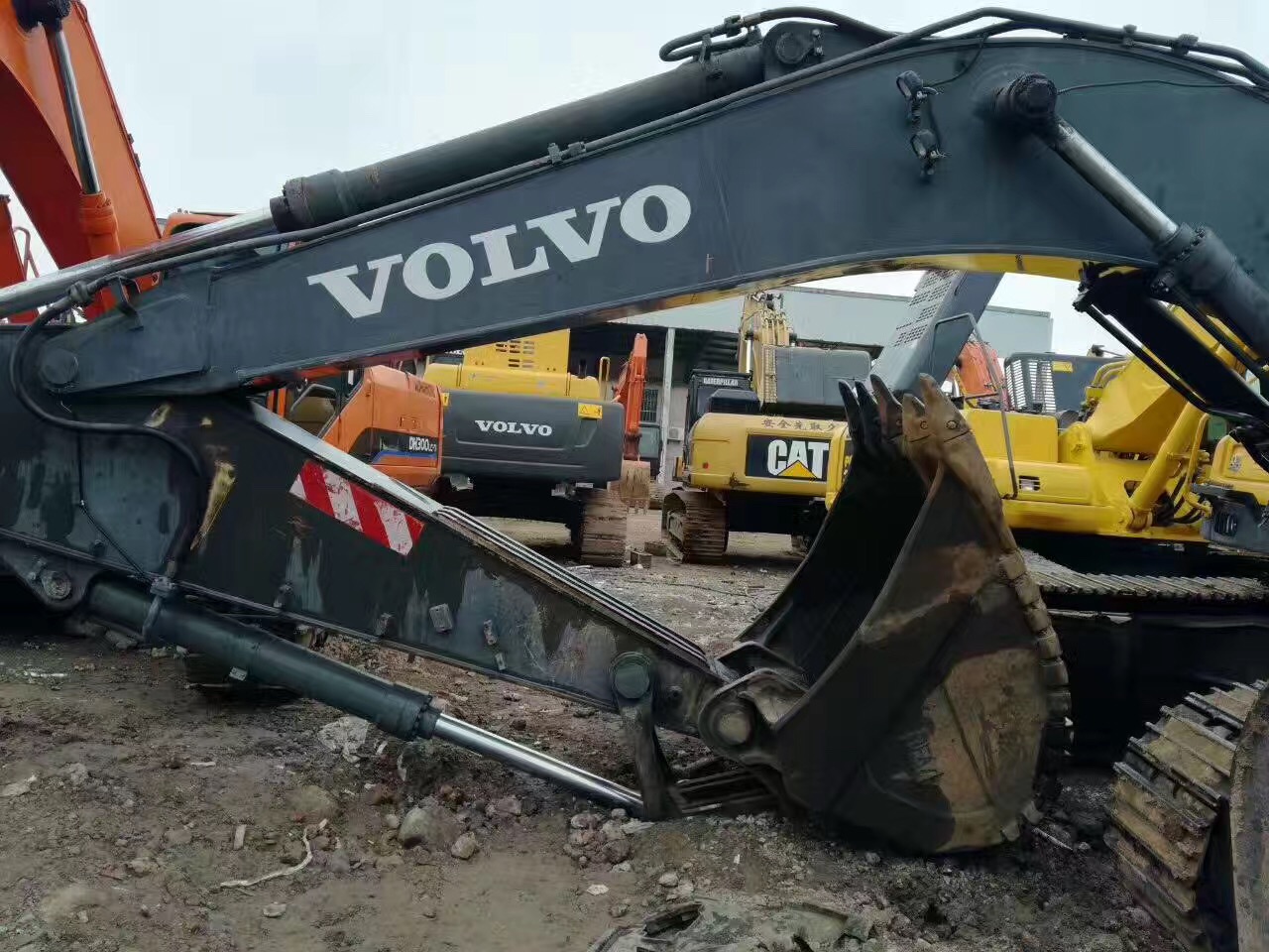 沃爾沃460二手挖掘機(jī)低價(jià)出售圖片