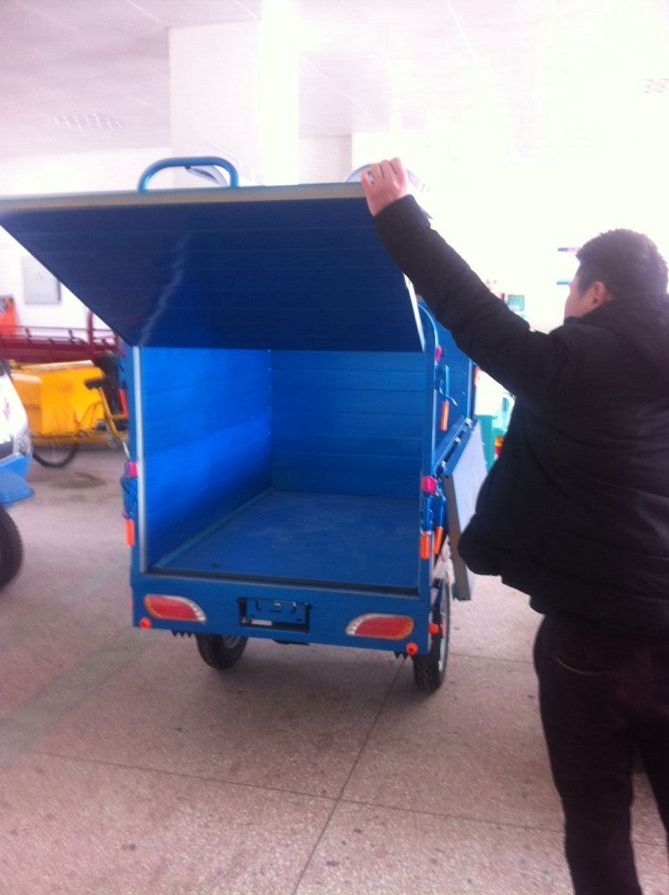 雙層高幫、液壓自卸環(huán)衛(wèi)車C款圖片/雙層高幫、液壓自卸環(huán)衛(wèi)車C款樣板圖 (4)