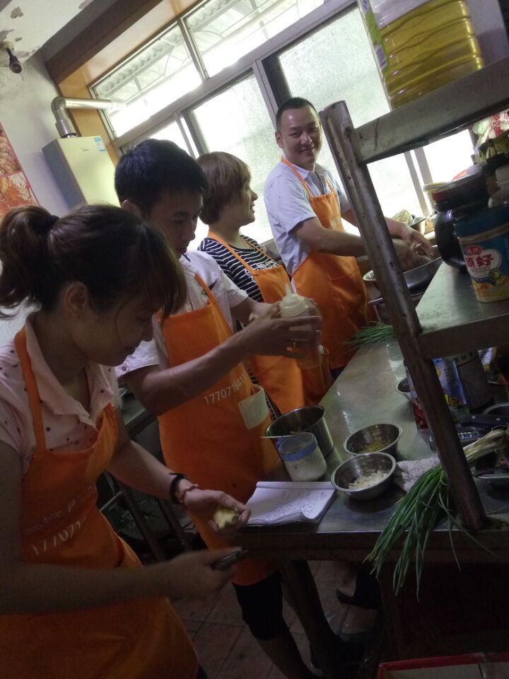 鼎好小吃培訓(xùn)用心呵護你的未來圖片