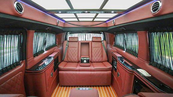 奔馳威霆紅懿版圖片