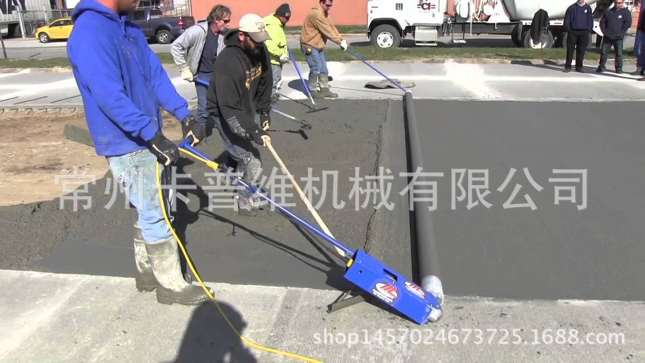 常州透水地坪摊铺机、振动式混凝土路面滚平机摊铺机滚平机振动梁滚平机摊铺机图片