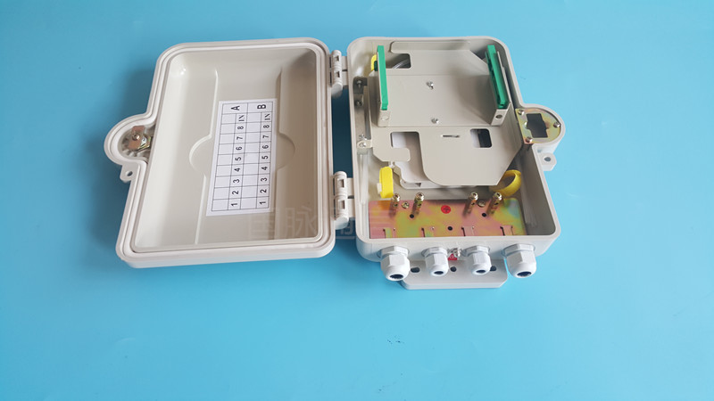 厂家直销1分16光分路器箱SMC16芯24芯光纤分纤箱厂家免费印字光缆配线箱1分16光分路箱图片