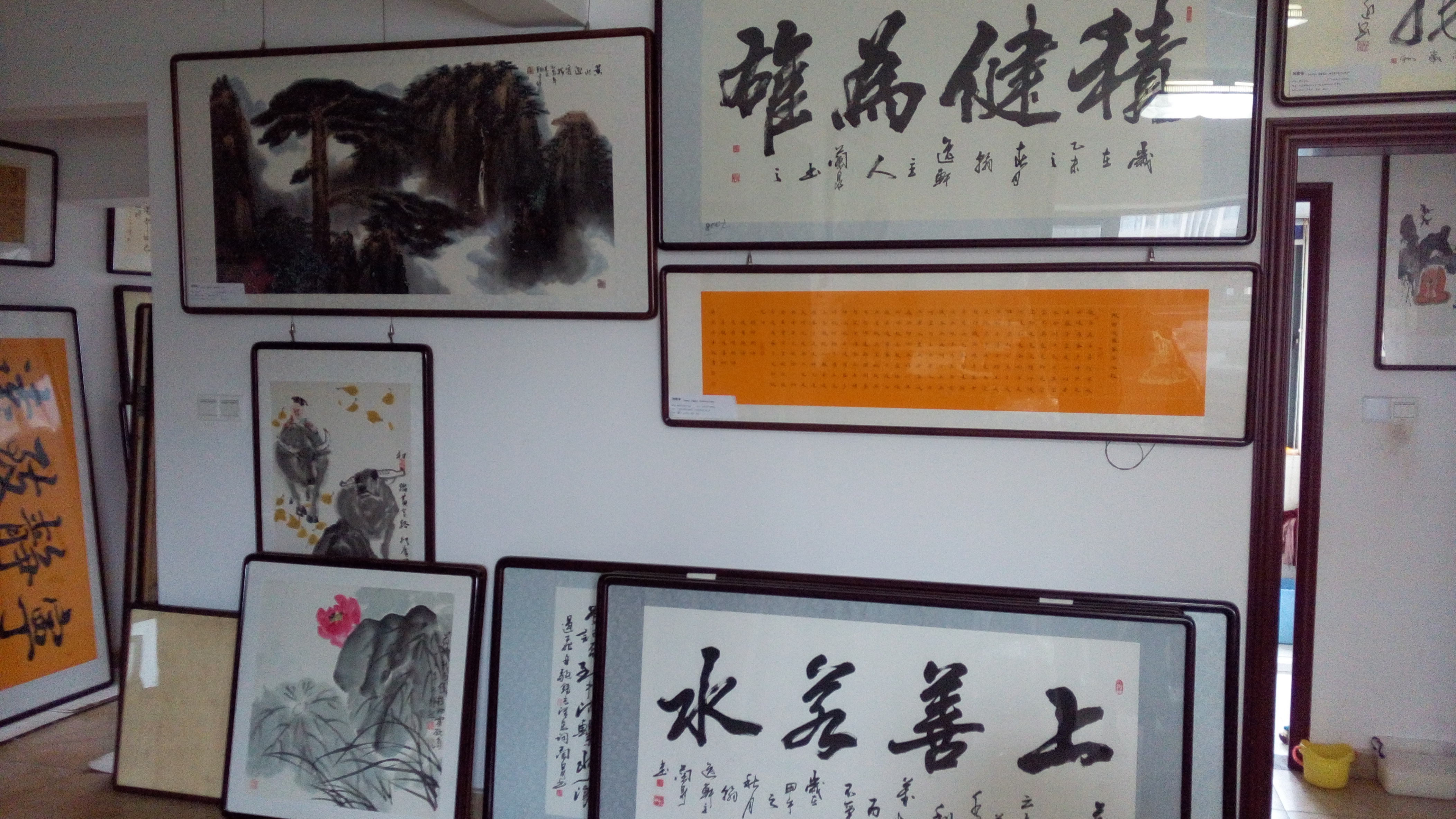 长沙市装裱字画厂家装裱字画 长沙裱画配画框 装裱老店湘宝斋专业书画装裱配框