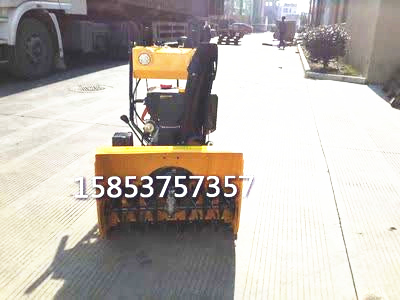 手推掃雪機(jī)路面拋雪機(jī)圖片