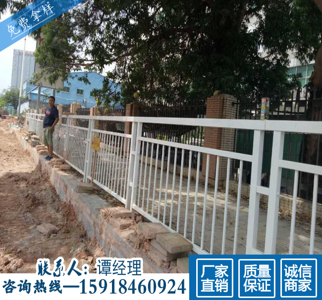 广州道路护栏工程市政锌钢栅栏隔离价格定制深圳交通工程防护网图片