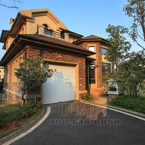 湘聯(lián)供應(yīng)78雙車庫卷簾門圖片