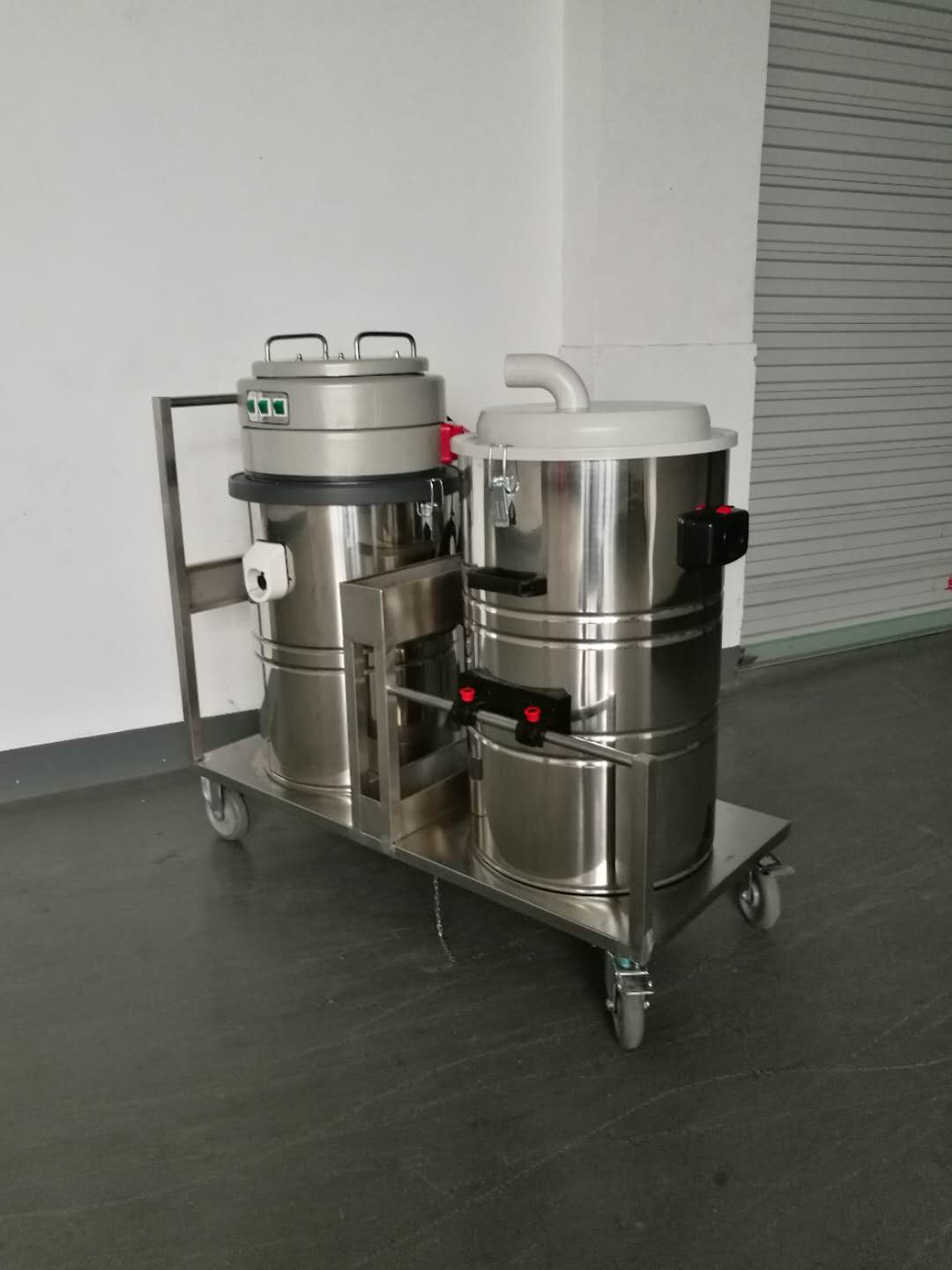 工厂地面灰尘吸尘器厂家供应工厂地面灰尘吸尘器厂家2400W 工厂地面灰尘吸尘器厂家