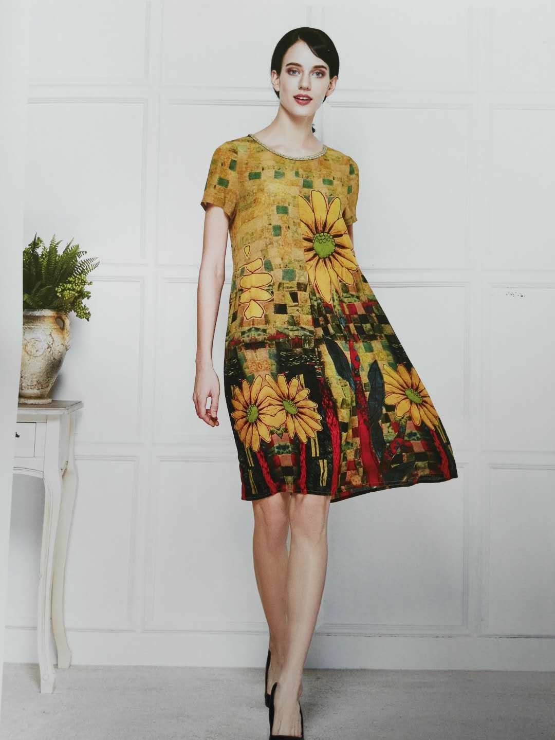 品牌折扣女裝尾貨批發(fā)庫存女裝進貨圖片