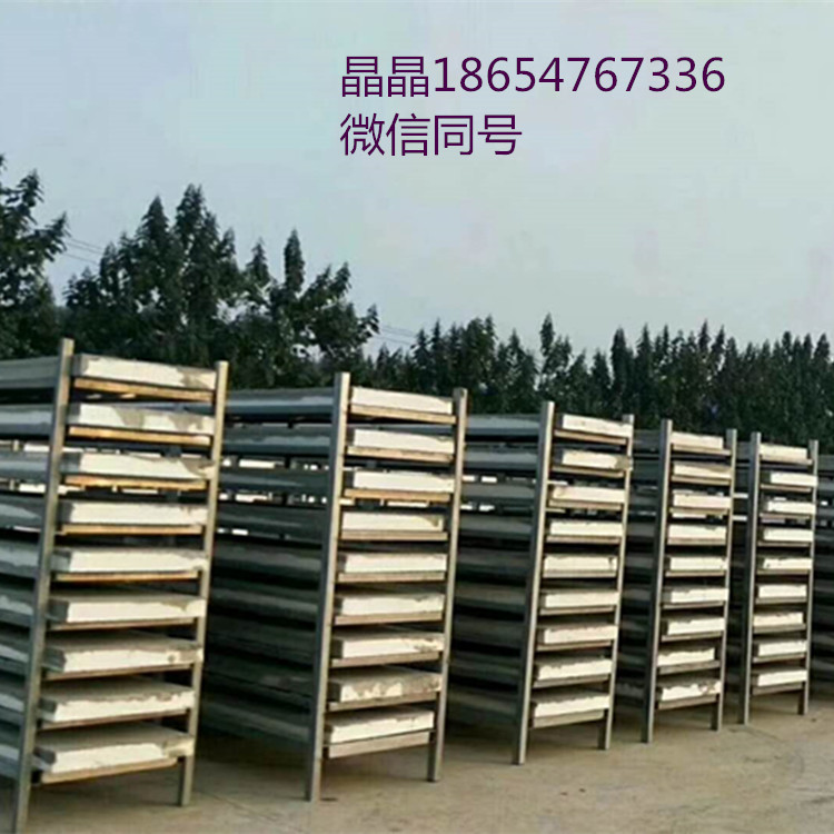 FS復(fù)合保溫板設(shè)備圖片