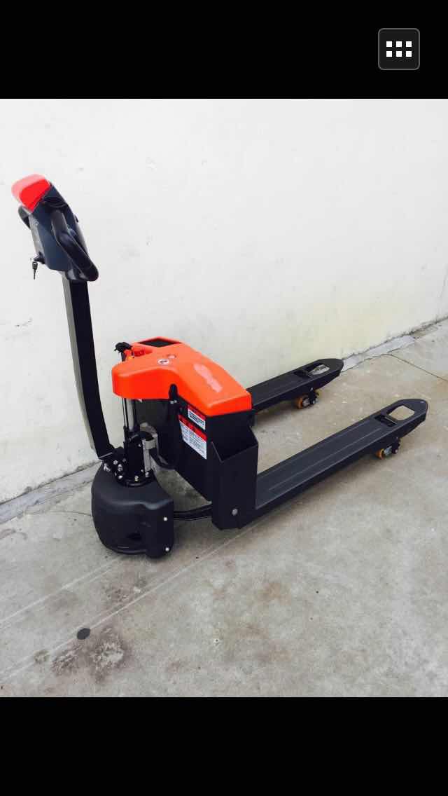 手動(dòng)搬運(yùn)車圖片