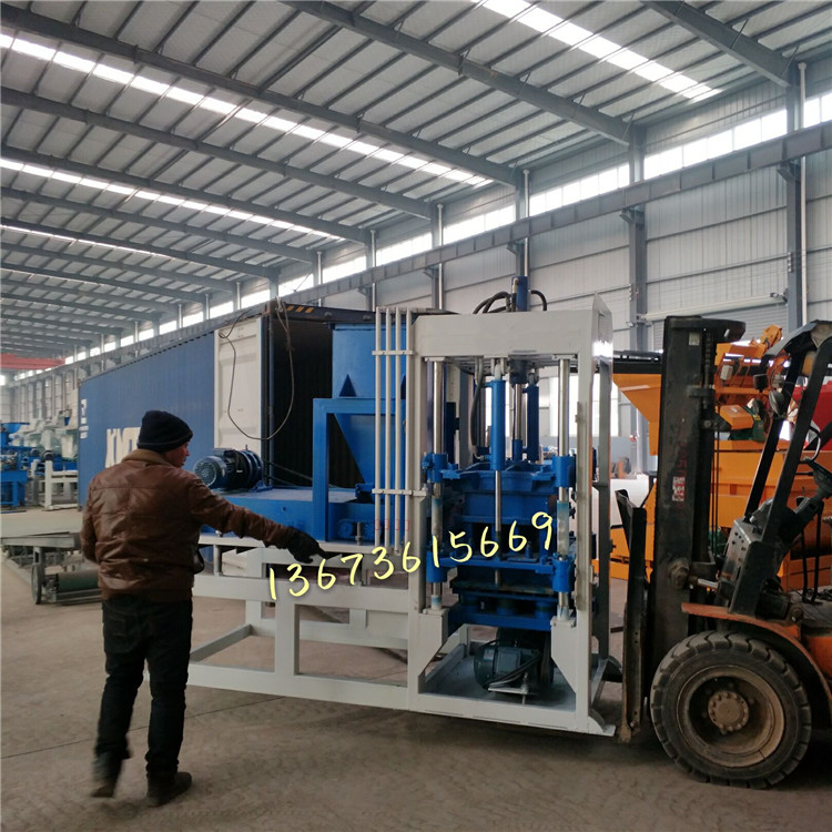 河南鞏義甲庚免燒磚機廠 20年創(chuàng)新發(fā)展鑄就輝煌品牌