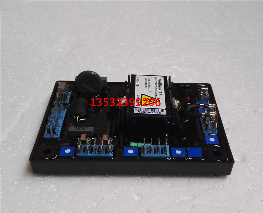 電壓調(diào)節(jié)板圖片