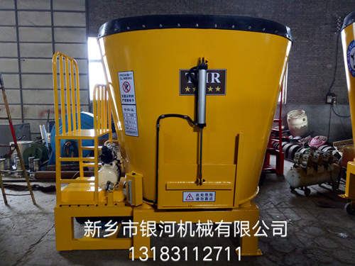 立式4立方TMR飼料攪拌機圖片