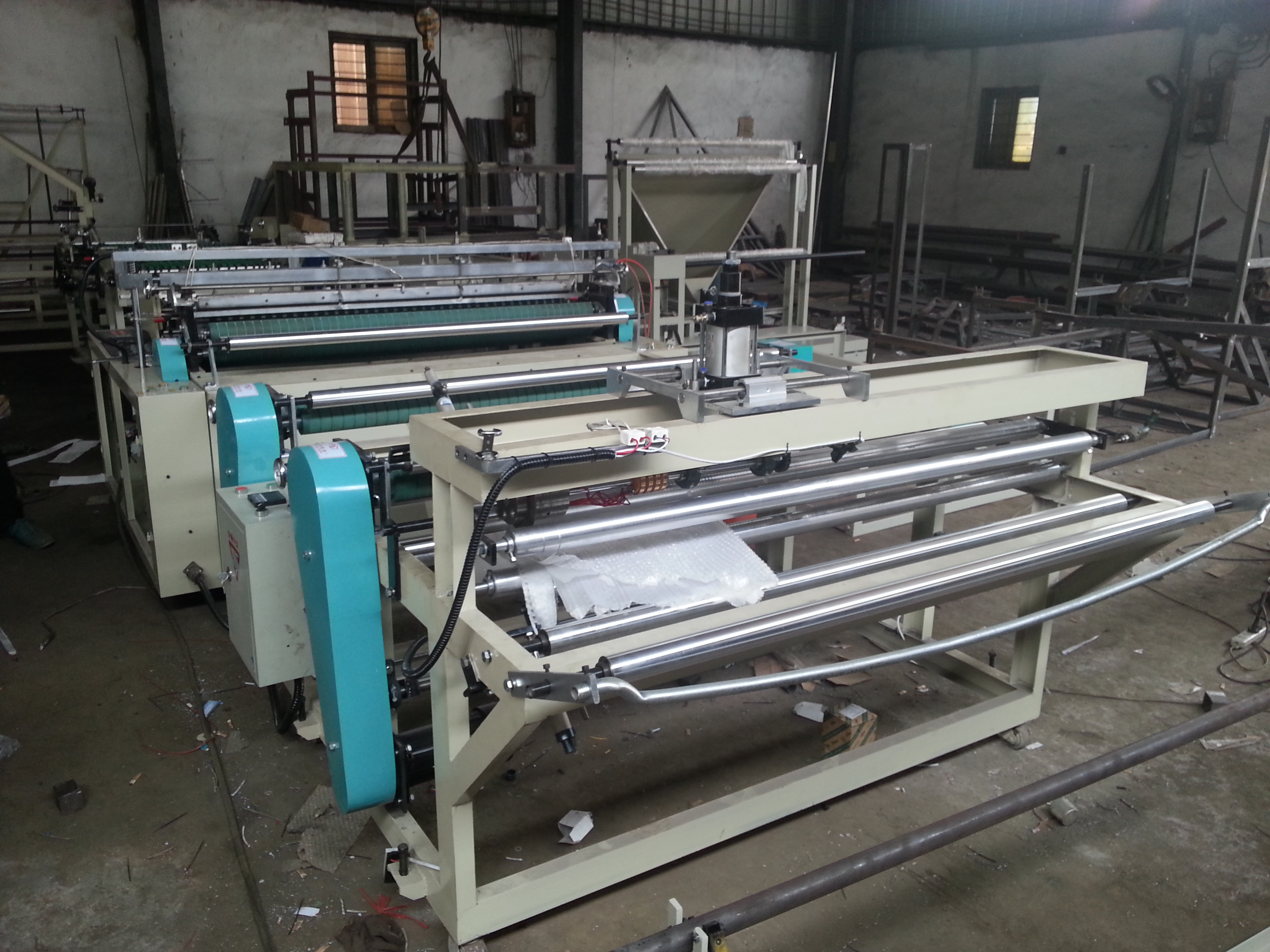 高速自動(dòng)三邊封珍珠棉制袋機(jī)圖片